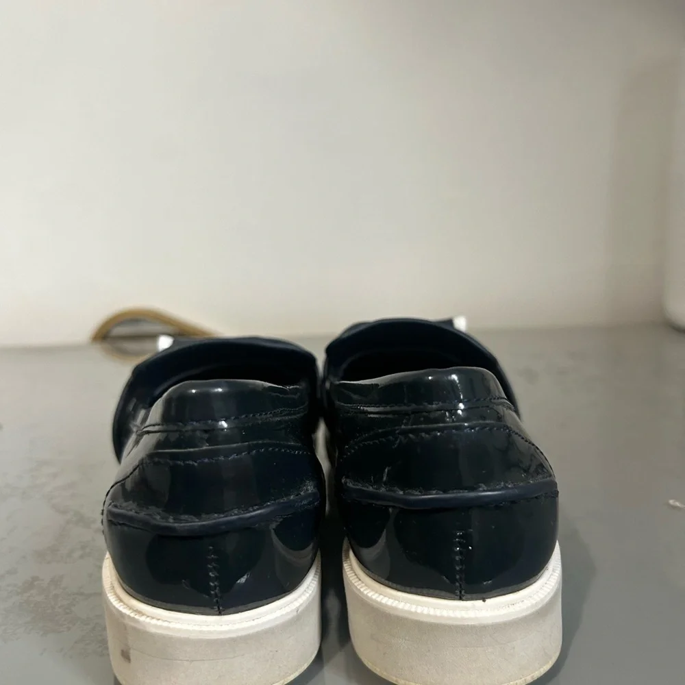 Tory Burch Sport Navy Patent Leather Pocket Tee Golf Loafers Size 7 preppy